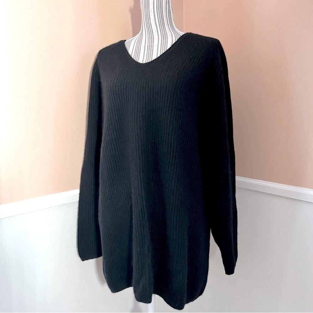 Vintage Black Lambswool Sweater Ribbed V-Neck Large